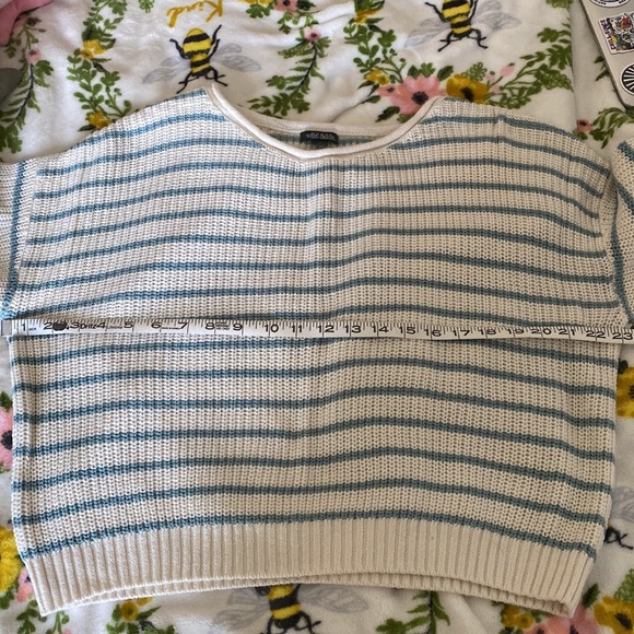 Sweater - Picture 2 of 4